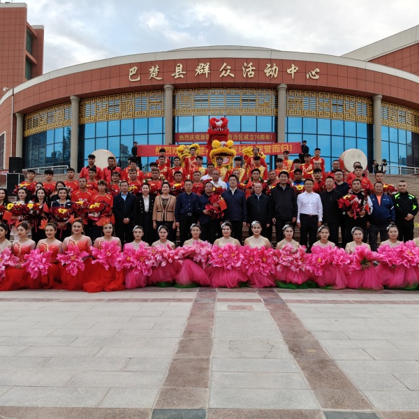 沪疆携手(shǒu)绿茵梦，边疆地区体育文化事业焕发新活力