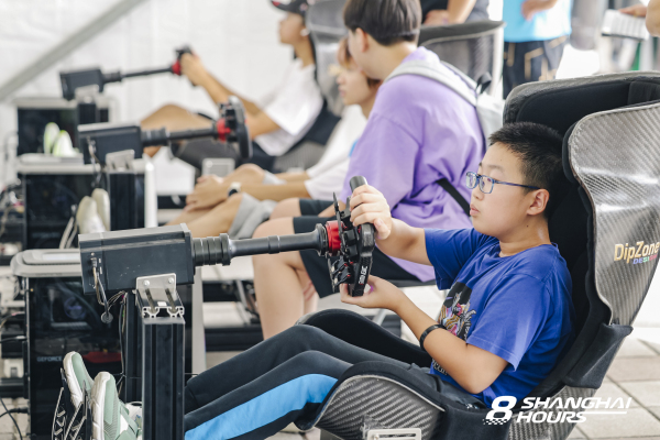 上海8小时耐力赛轰鸣上赛道，自主IP打造城市体育新符号