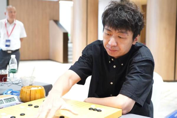 体坛联播｜曾凡博被篮网裁掉，欧洲金童奖公布25人候选