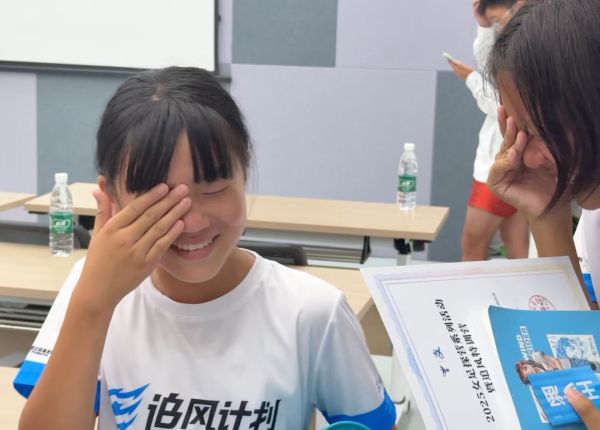 深一度｜他们为乡村足球女孩撑起一片天