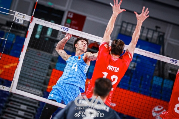 站上世锦赛前八的舞台，中国U21男排的年轻人正全力追梦
