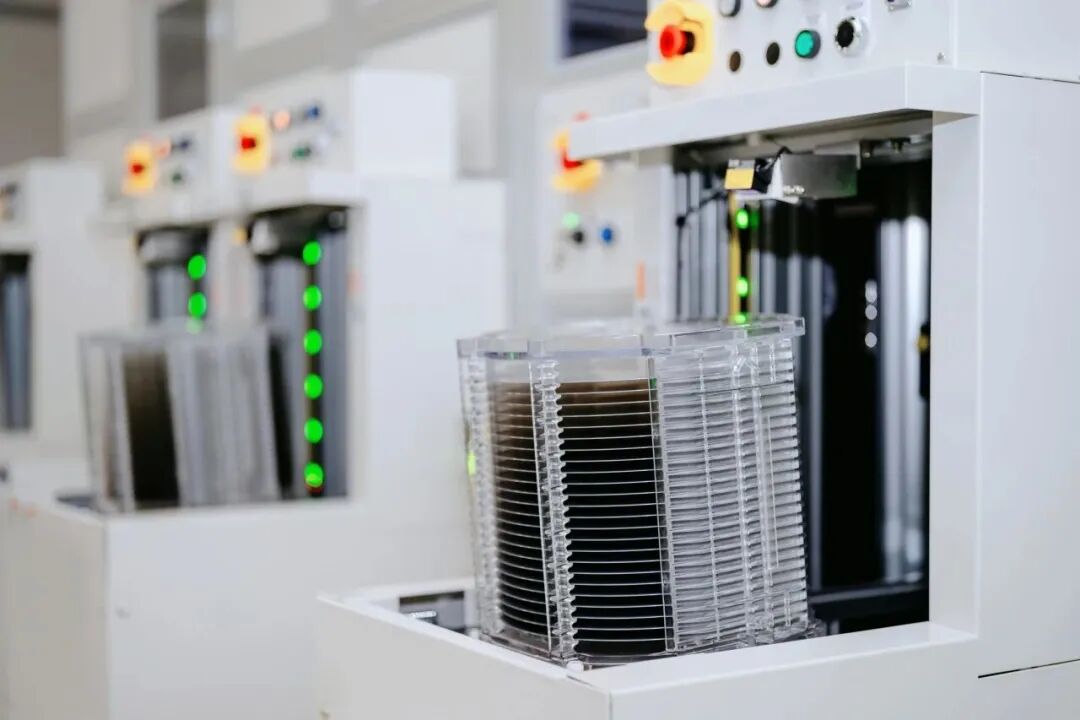 西安造12英寸硅片月产销突破100万片