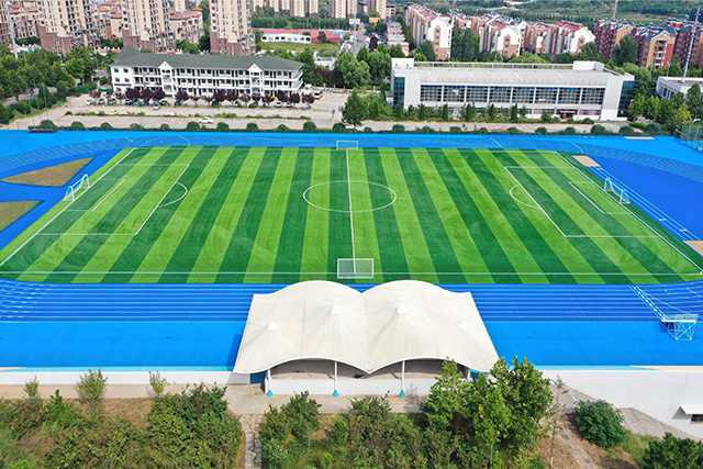 青岛工学院运动场项目.jpg